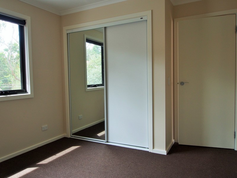 1/15 Ross Road, Croydon VIC 3136