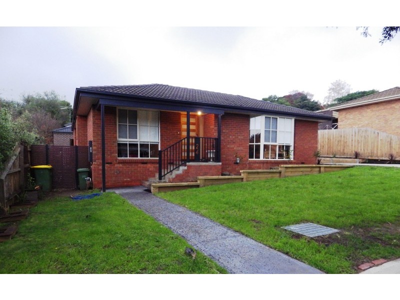 24 Chevalier Crescent, Mooroolbark VIC 3138