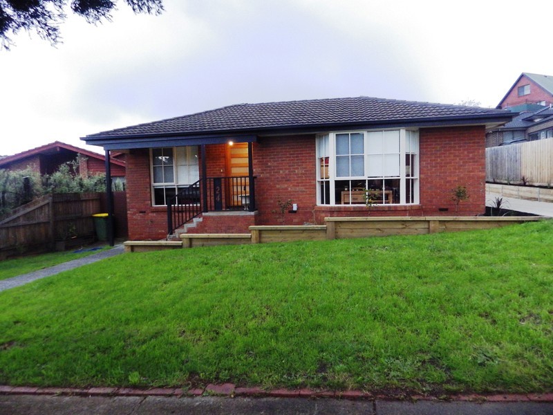 24 Chevalier Crescent, Mooroolbark VIC 3138