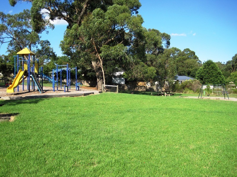 7 Bristol Court, Kilsyth VIC 3137