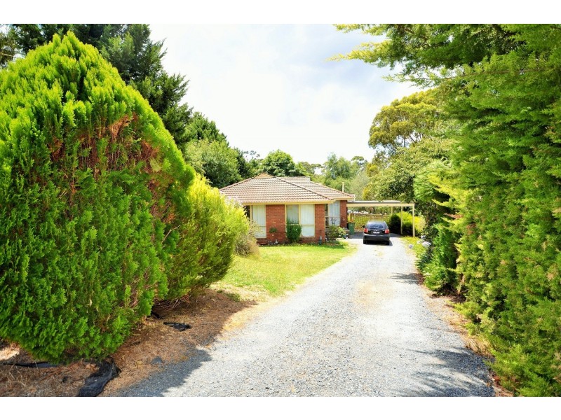 15 Oakbank Court, Mooroolbark VIC 3138