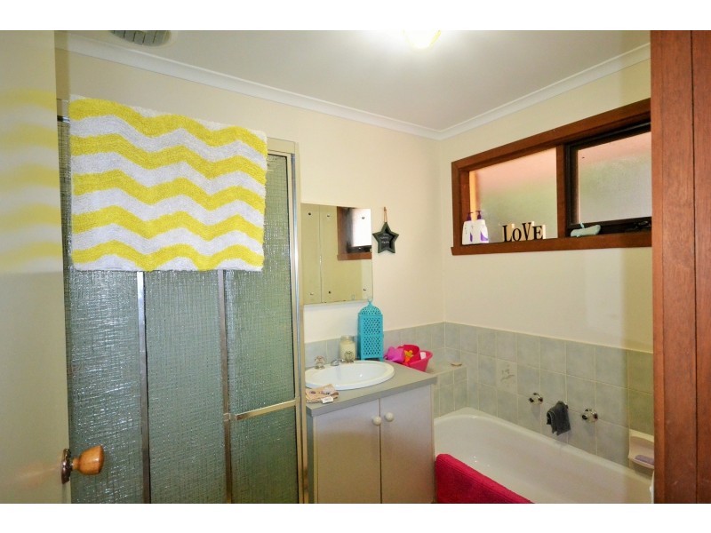 15 Oakbank Court, Mooroolbark VIC 3138