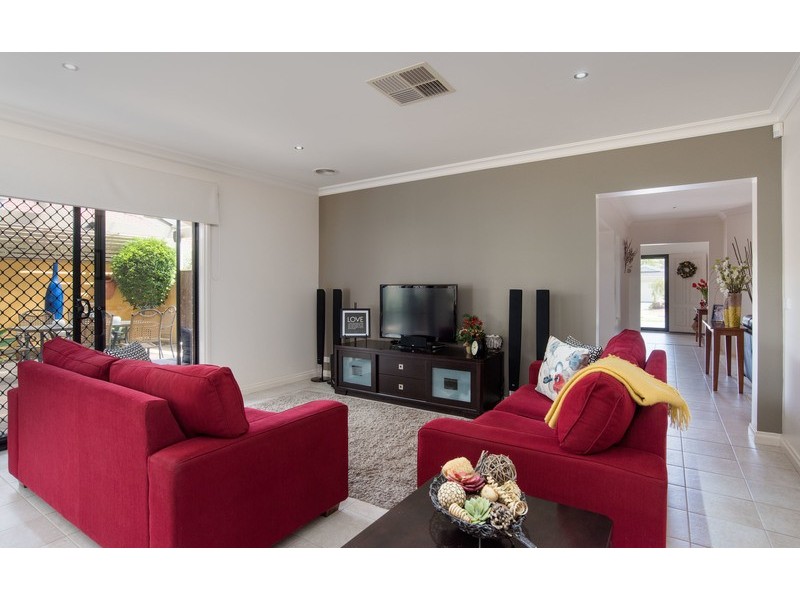 16 Whernside Court, Mooroolbark VIC 3138