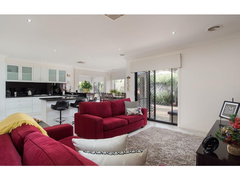 16 Whernside Court, Mooroolbark VIC 3138