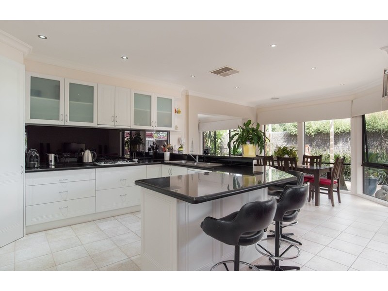 16 Whernside Court, Mooroolbark VIC 3138