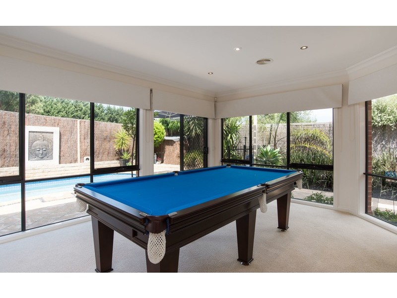 16 Whernside Court, Mooroolbark VIC 3138