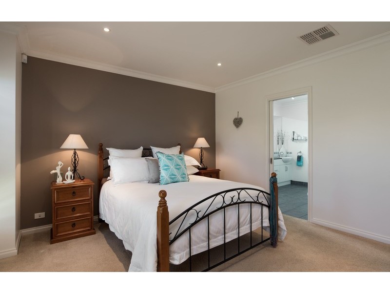 16 Whernside Court, Mooroolbark VIC 3138