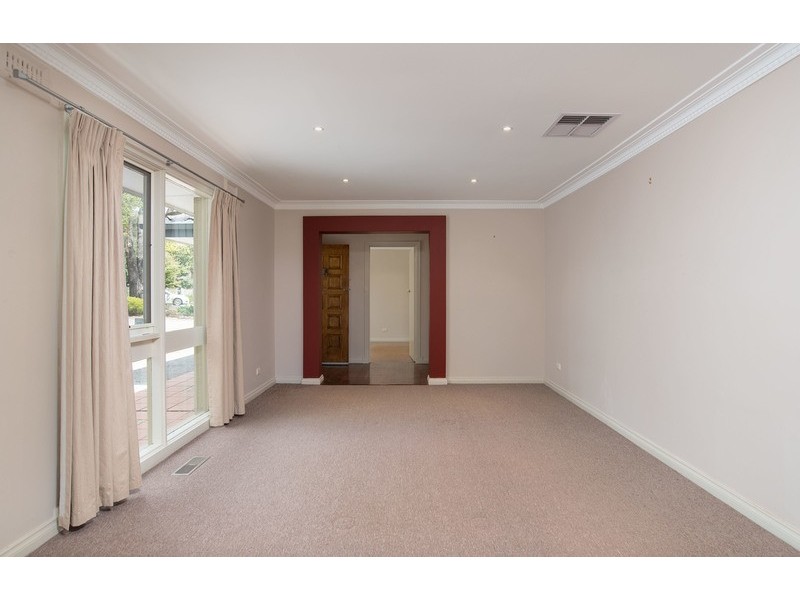 56 Lyons Road, Croydon North VIC 3136