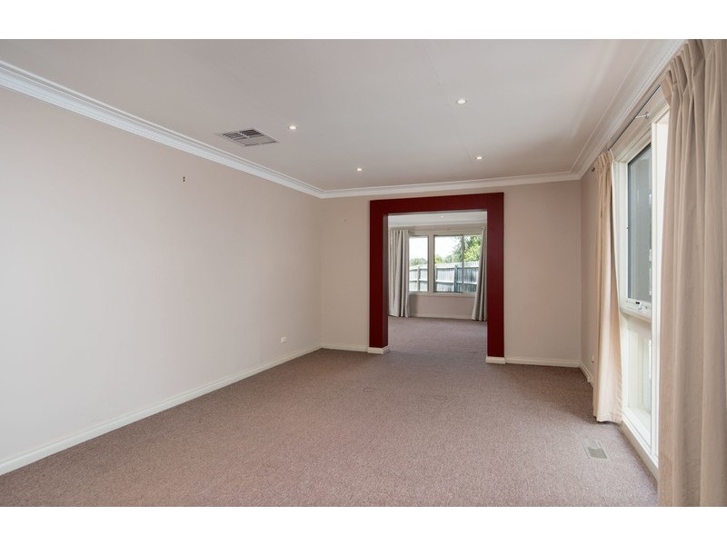 56 Lyons Road, Croydon North VIC 3136