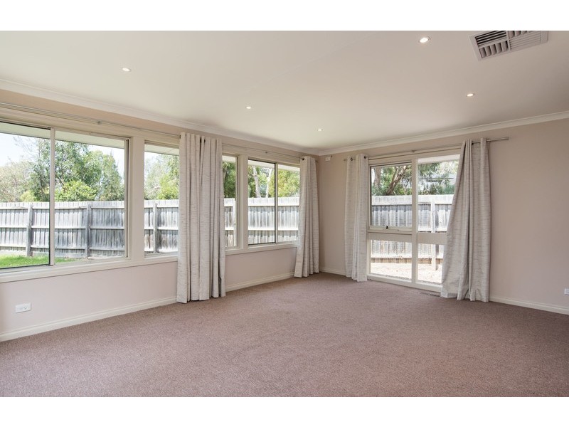 56 Lyons Road, Croydon North VIC 3136