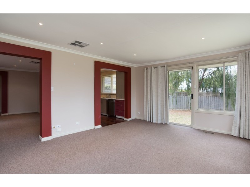 56 Lyons Road, Croydon North VIC 3136