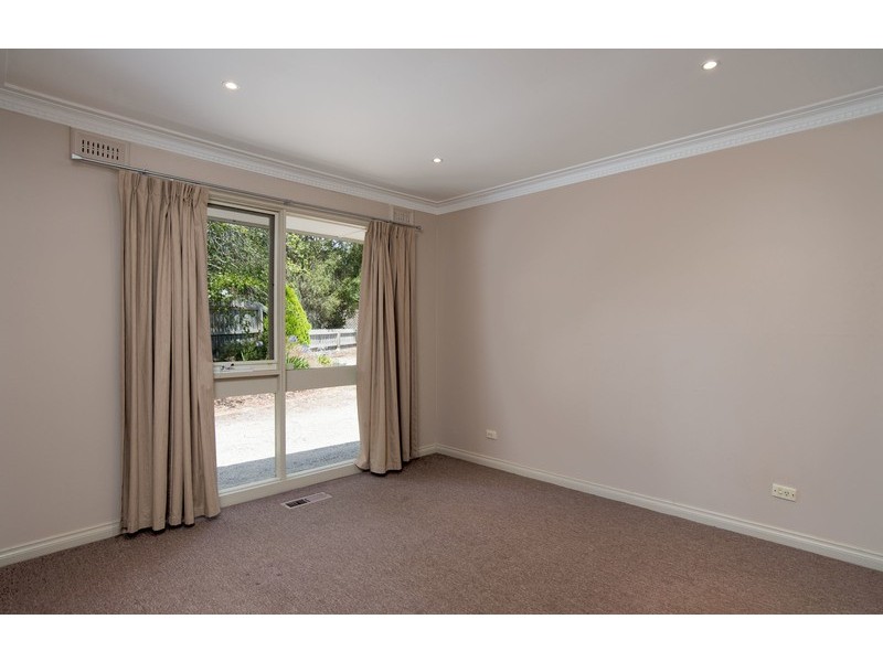 56 Lyons Road, Croydon North VIC 3136