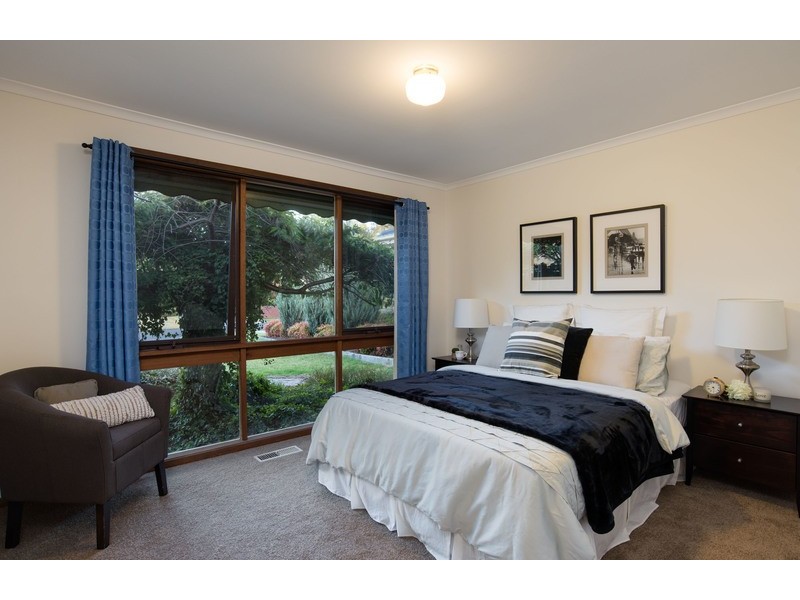 12 Ambon Rise, Croydon North VIC 3136