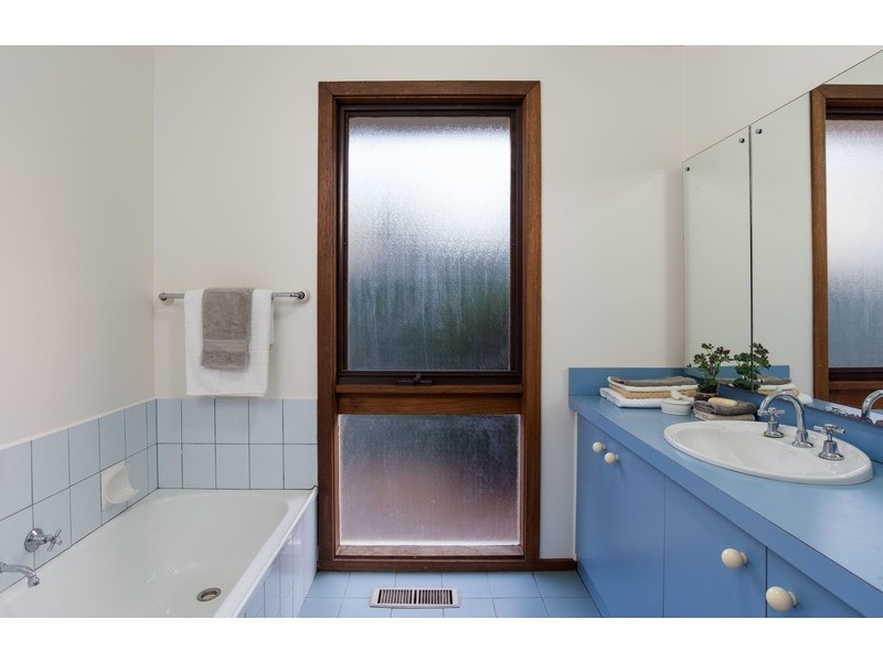 12 Ambon Rise, Croydon North VIC 3136