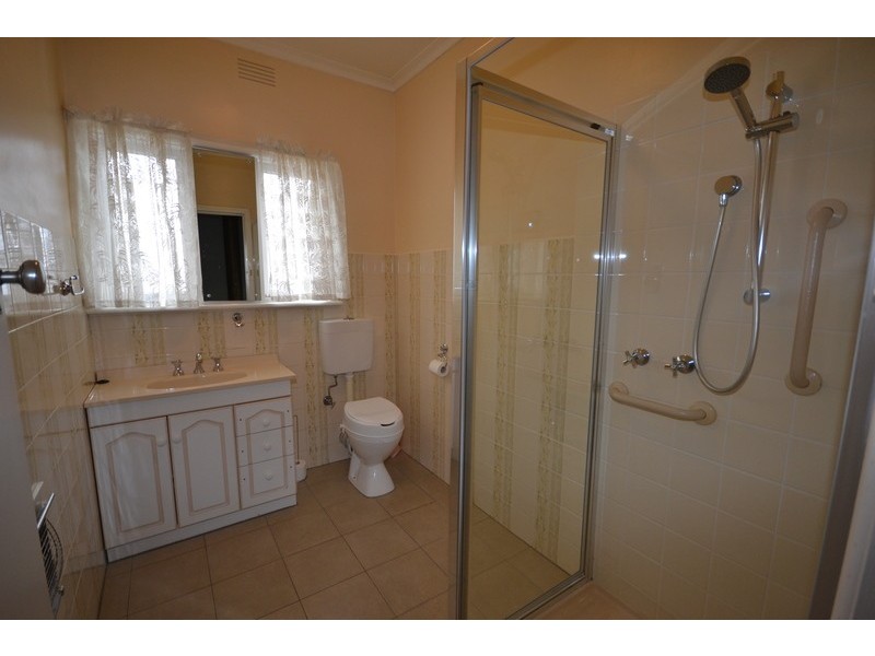 18 Charles Street, Mooroolbark VIC 3138