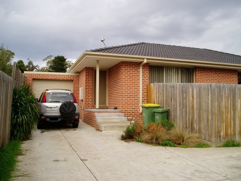 2/66 Dryden Concourse, Mooroolbark VIC 3138