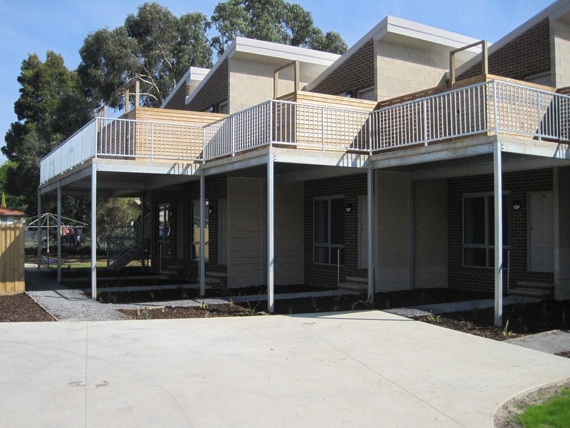 15/8-10 Mount View Parade, Mooroolbark VIC 3138
