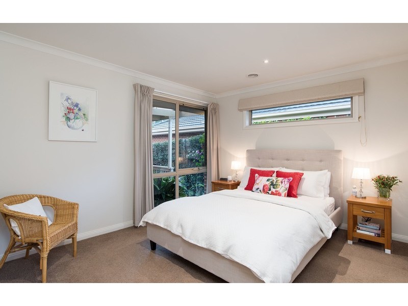 8 Greenville Street, Mooroolbark VIC 3138