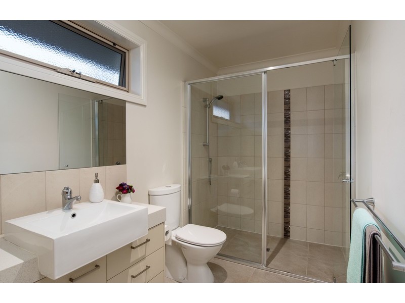 8 Greenville Street, Mooroolbark VIC 3138