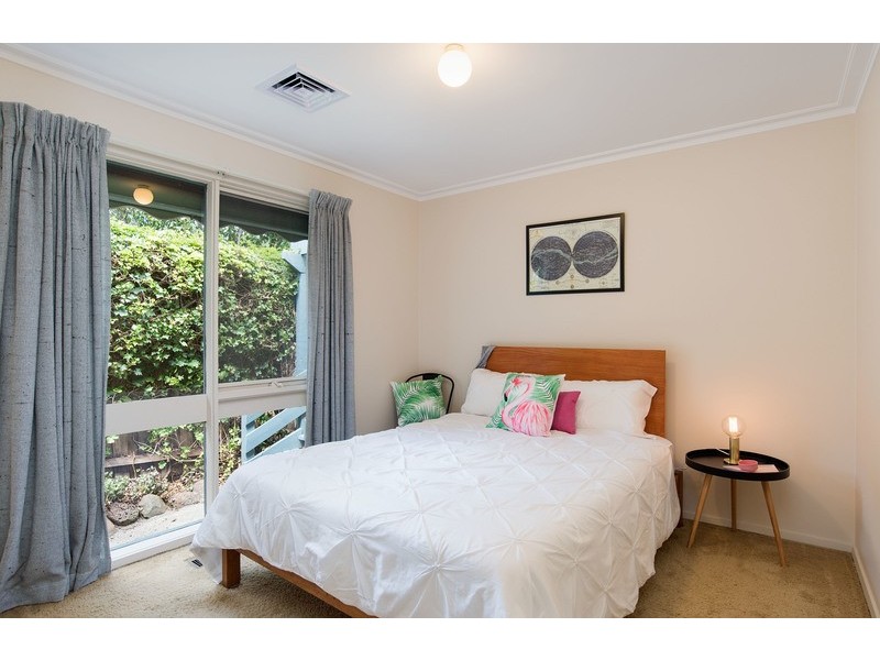 8 Harvest Drive, Chirnside Park VIC 3116