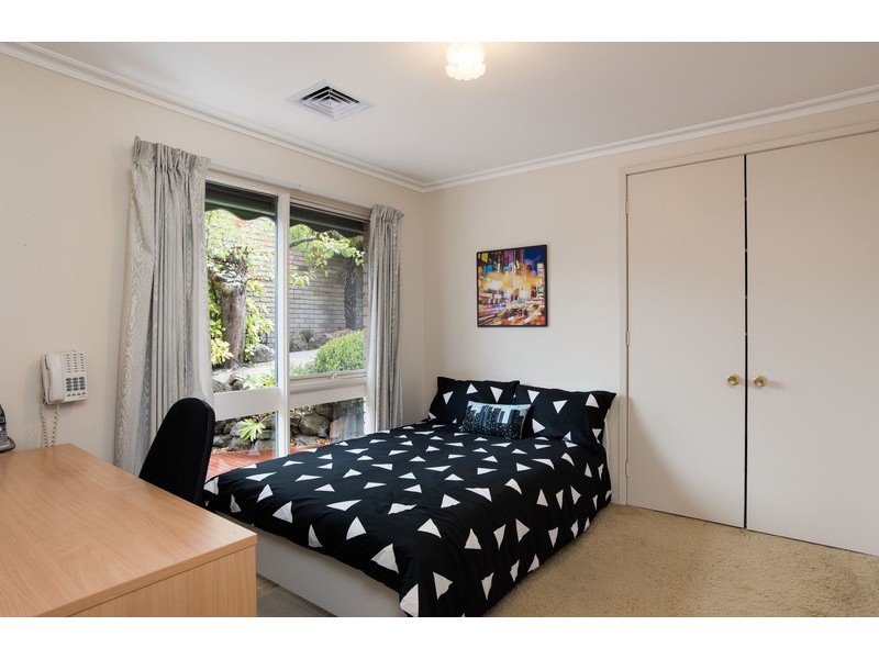 8 Harvest Drive, Chirnside Park VIC 3116