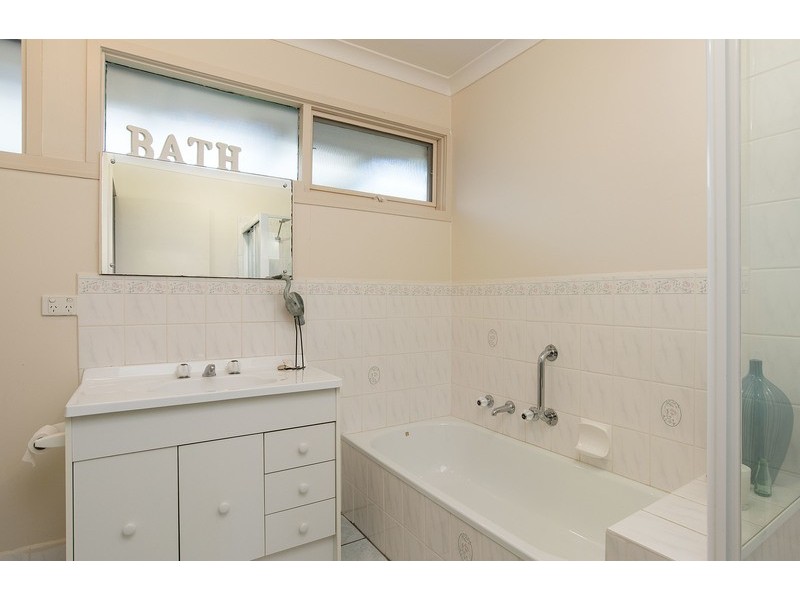 8 Harvest Drive, Chirnside Park VIC 3116