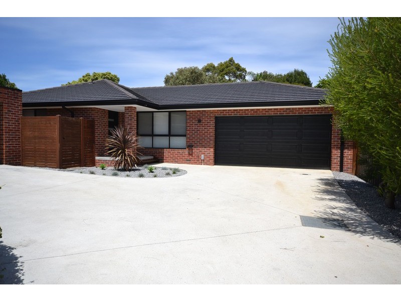 16A Lockhart Court, Kilsyth VIC 3137
