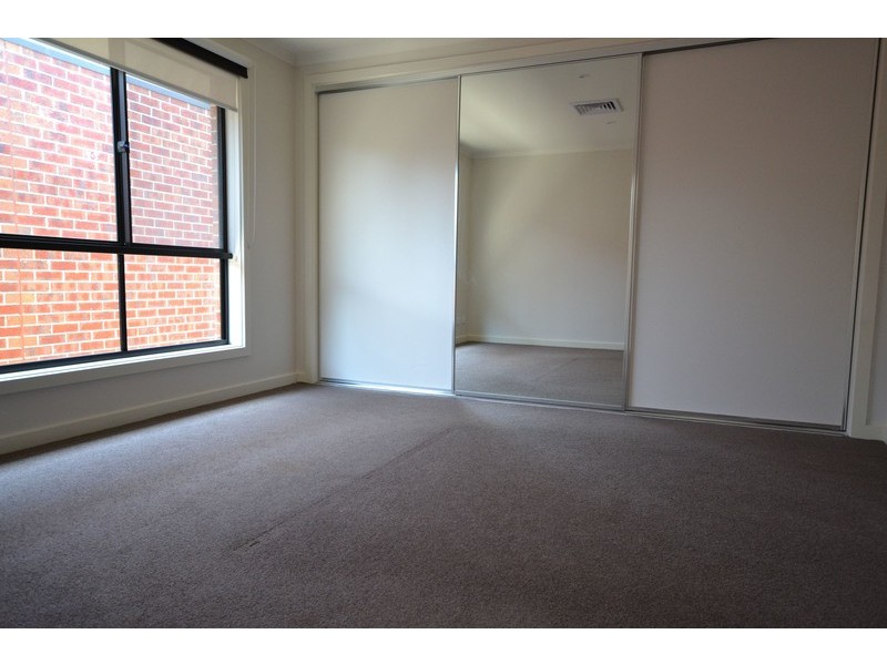 16A Lockhart Court, Kilsyth VIC 3137