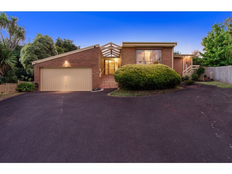 11 Justin Court, Croydon North VIC 3136