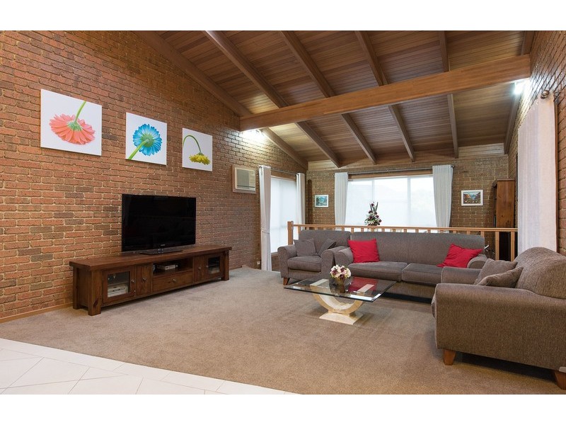 11 Justin Court, Croydon North VIC 3136