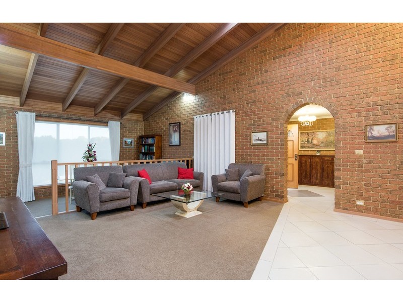 11 Justin Court, Croydon North VIC 3136