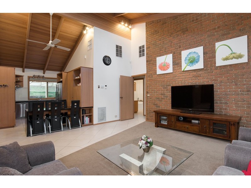 11 Justin Court, Croydon North VIC 3136