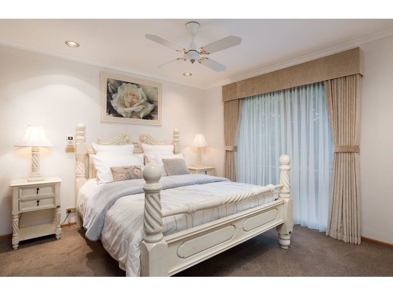 11 Justin Court, Croydon North VIC 3136