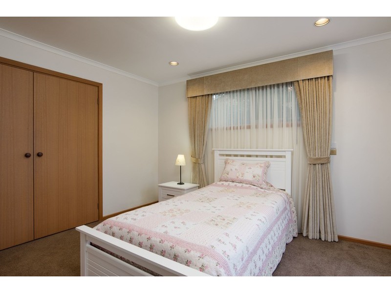 11 Justin Court, Croydon North VIC 3136