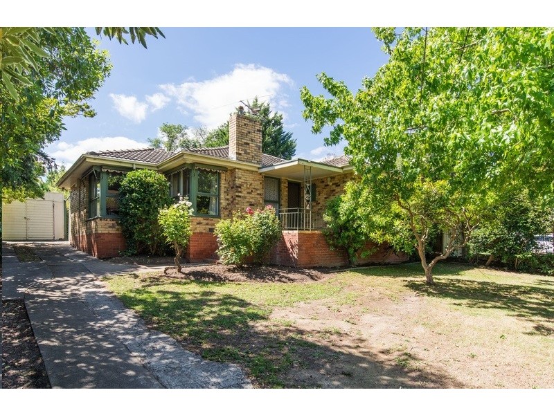 11 Dryden Concourse, Mooroolbark VIC 3138