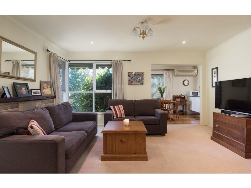 11 Dryden Concourse, Mooroolbark VIC 3138