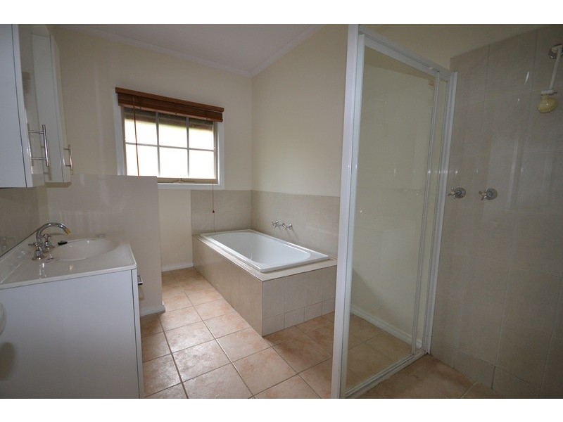 20 Masefield Avenue, Mooroolbark VIC 3138