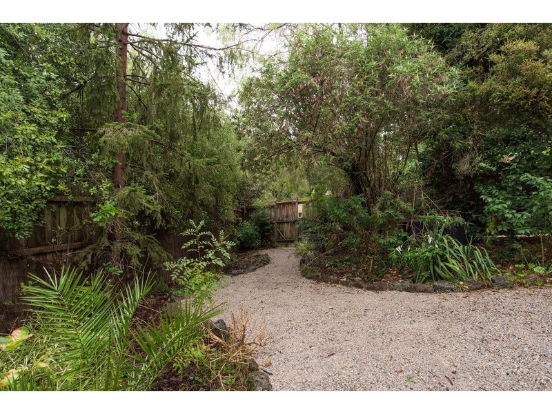4 Newman Road, Mooroolbark VIC 3138
