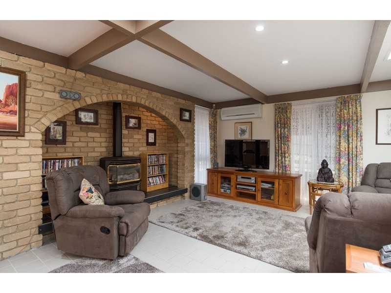 6 Daymar Drive, Mooroolbark VIC 3138