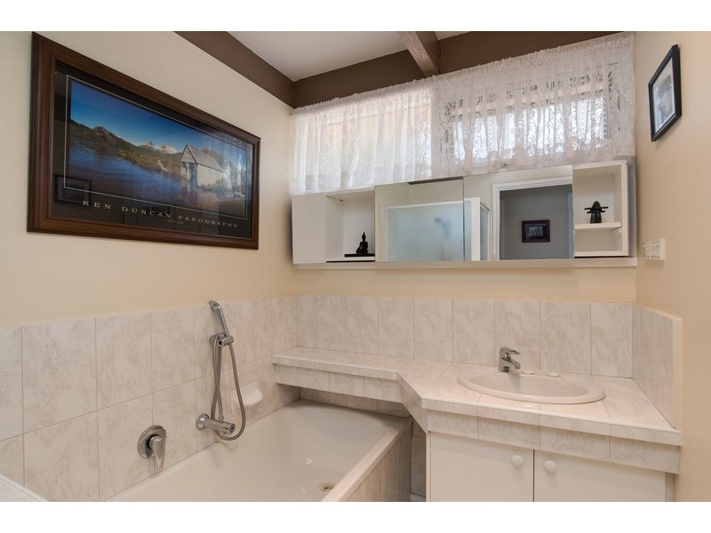 6 Daymar Drive, Mooroolbark VIC 3138