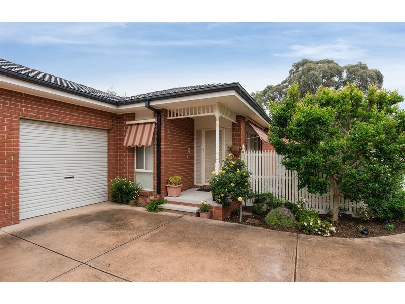 3/8 Swinburne Avenue, Mooroolbark VIC 3138