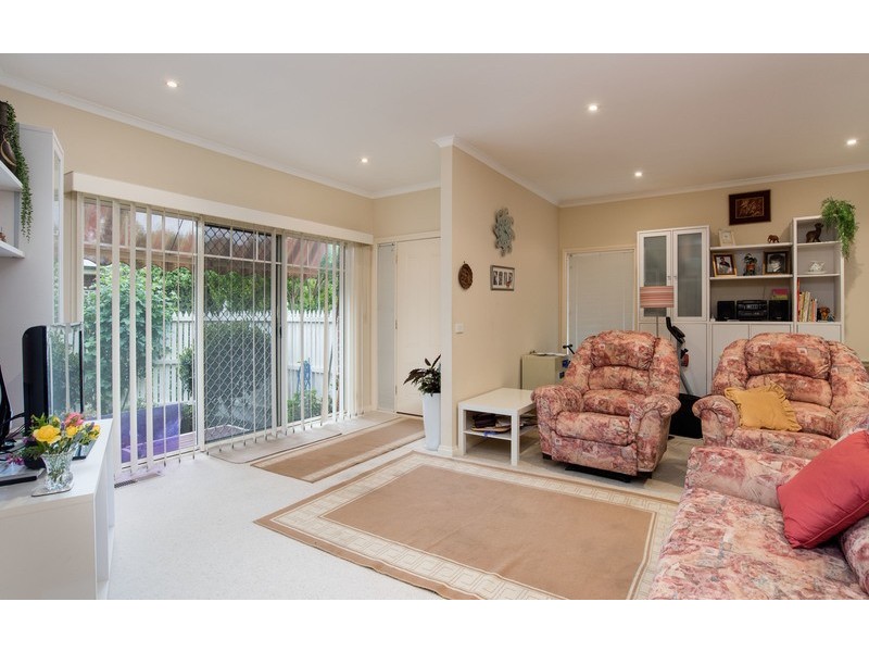 3/8 Swinburne Avenue, Mooroolbark VIC 3138