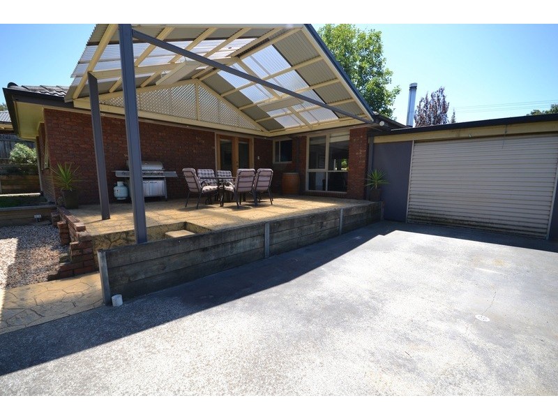 11 Ravenswood Court, Montrose VIC 3765