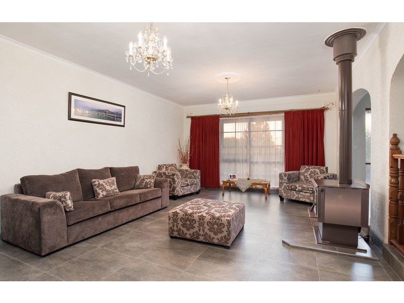 160 Hayrick Lane, Mooroolbark VIC 3138