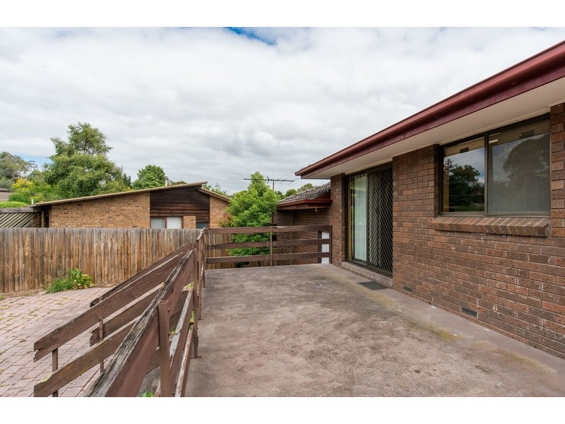 2 Karin Court, Mooroolbark VIC 3138