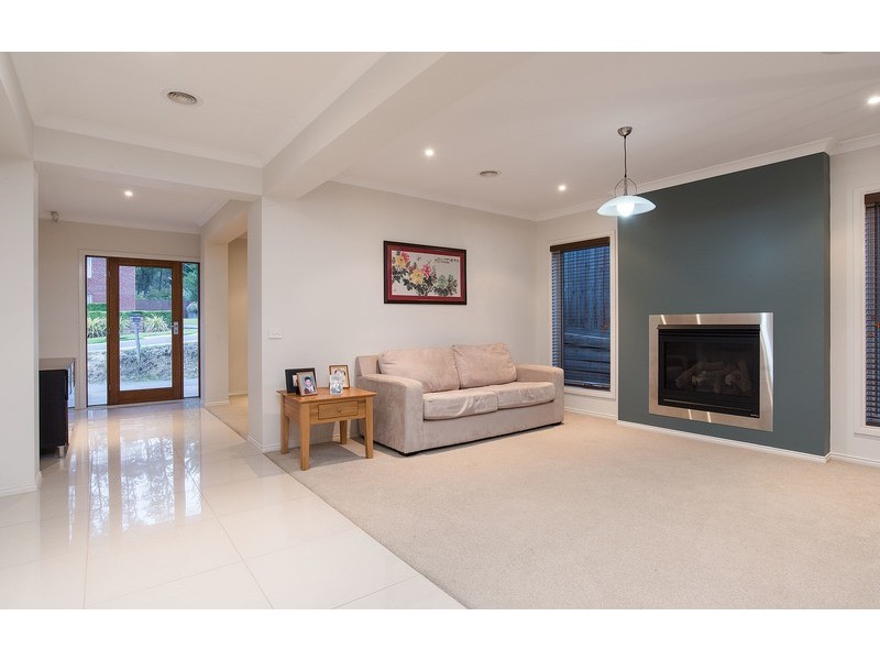 42 Tudor Drive, Mooroolbark VIC 3138