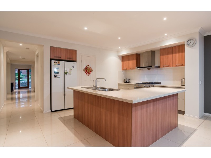 42 Tudor Drive, Mooroolbark VIC 3138