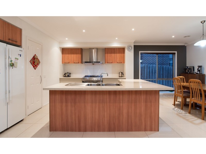 42 Tudor Drive, Mooroolbark VIC 3138