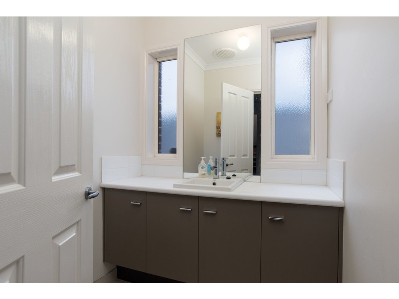 42 Tudor Drive, Mooroolbark VIC 3138