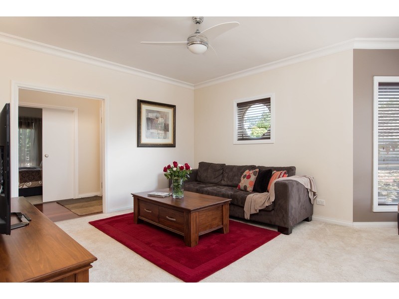 24 Longfellow Avenue, Mooroolbark VIC 3138